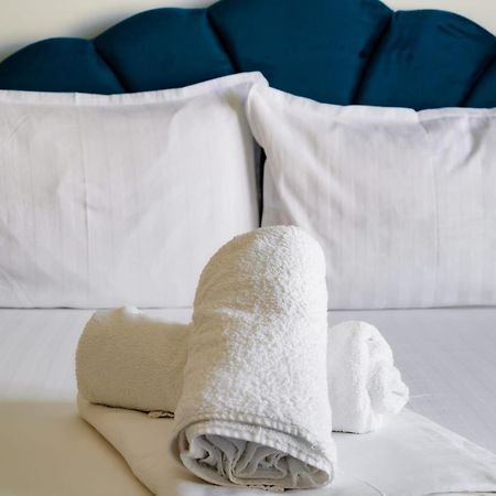Luxury Suite Alezzi Beach Apartment Piscina Incalzita Sauna Jacuzzi Parking Navodari Ngoại thất bức ảnh